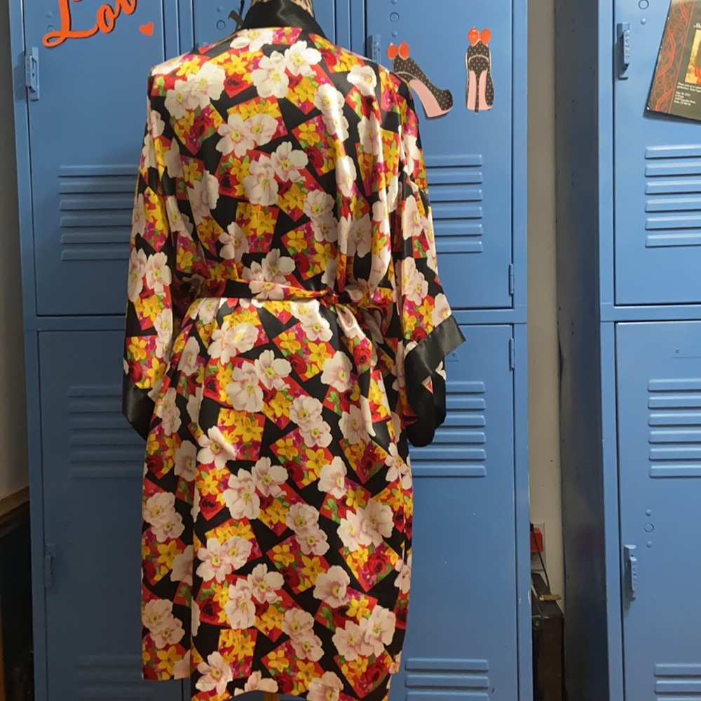 Kimono Style Silky Robe - Picture 3 of 7
